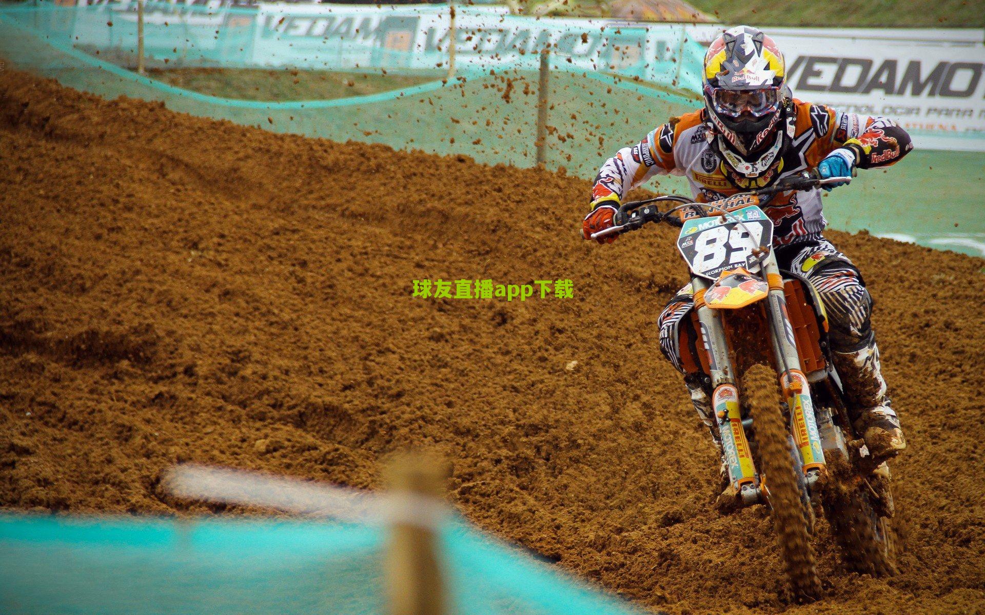 沪上双雄时代新篇，海港十三载追平冠军纪录，球迷热议城市足球新格局